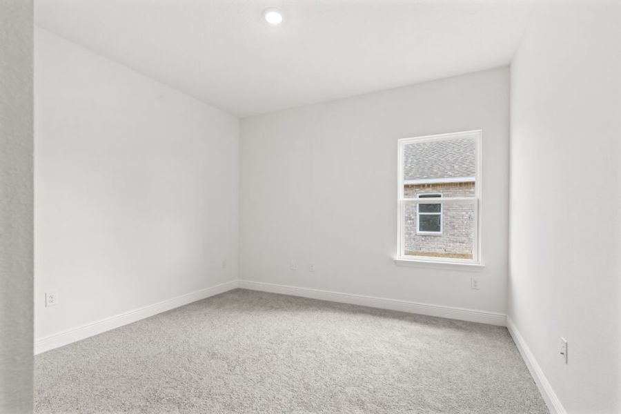 Spacious, unfurnished interior of a new home in Natureview, Freeport (Image 19).