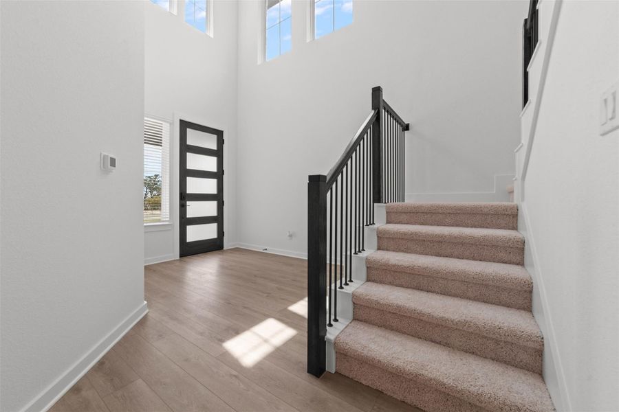 Spacious, unfurnished interior of a new home in Heritage, Dripping Springs (Image 16).