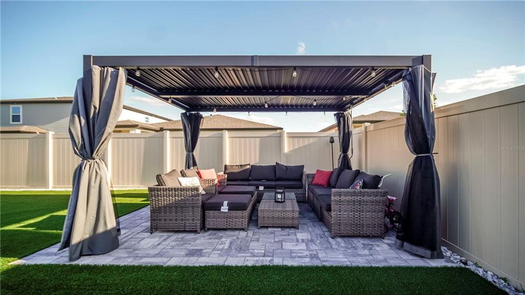 Exterior details and patio area of a home in , St. Cloud (Image 4).