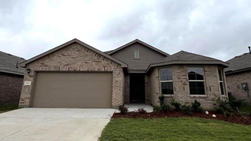 Front Elevation- D.R. Horton's Huntsville florrplan elevation C-All Home and community information, including pricing, included features, terms, availability and amenities, are subject to change at any time without notice or obligation. All Drawings, pictures, photographs, video, square footages, floor plans, elevations, features, colors and sizes are approximate for illustration purposes only and will vary from the homes as built. Front Elevation- D.R. Horton's Huntsville florrplan elevation C-All Home and community information, including pricing, included features, terms, availability and amenities, are subject to change at any time without notice or obligation. All Drawings, pictures, photographs, video, square footages, floor plans, elevations, features, colors and sizes are approximate for illustration purposes only and will vary from the homes as built.