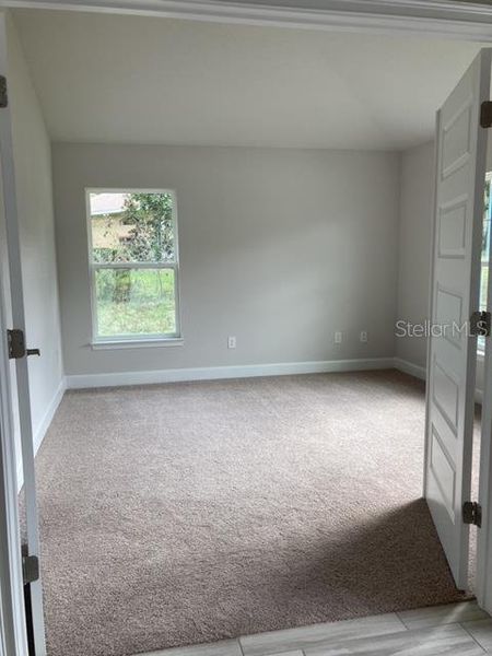 Spacious, unfurnished interior of a new home in , Ocala (Image 8).