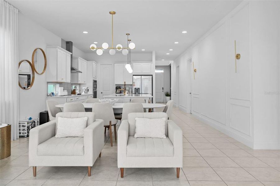 Furnished interior view inside a new home in , Orlando (Image 44).