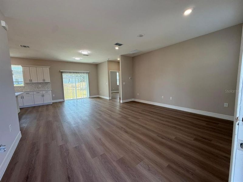 Spacious, unfurnished interior of a new home in , Ocala (Image 18).