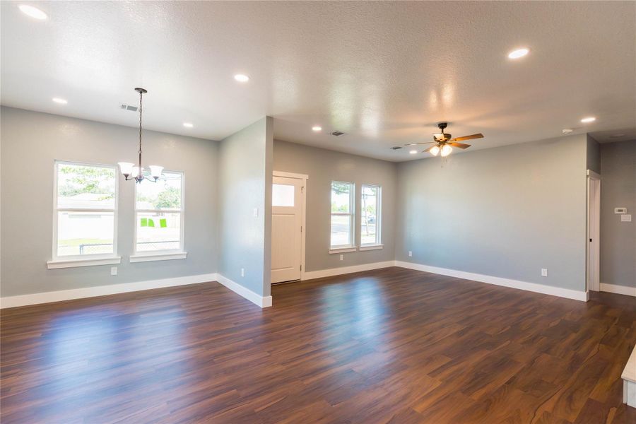 Spacious, unfurnished interior of a new home in , Houston (Image 30).