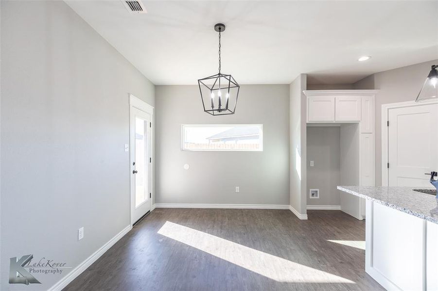 Spacious, unfurnished interior of a new home in , Abilene (Image 19).