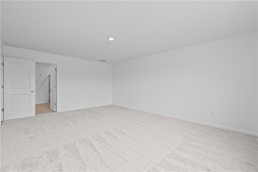 Spacious, unfurnished interior of a new home in Avery Ridge, Gainesville (Image 18).