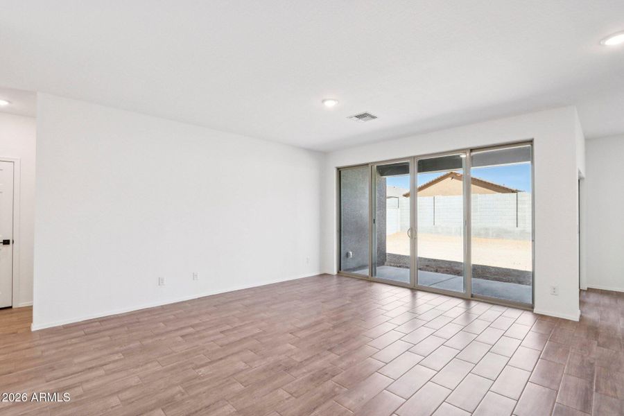 7-web-or-mls-W Bowker St-S2703-007