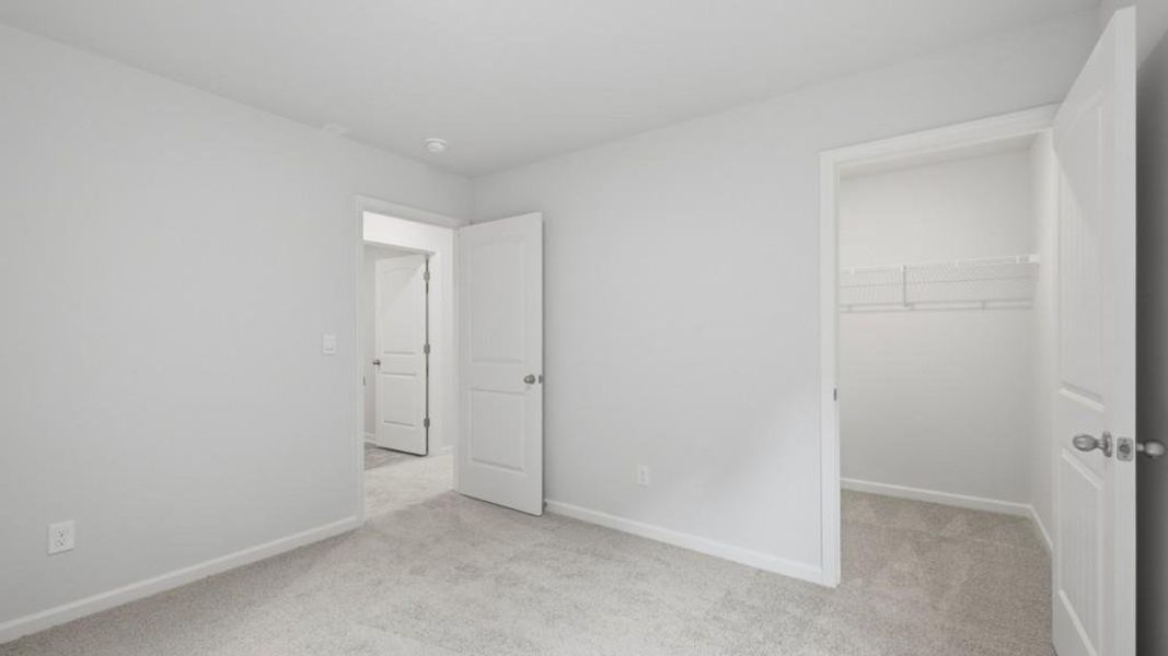 Spacious, unfurnished interior of a new home in Oaks at Cedar Grove, Fairburn (Image 23).