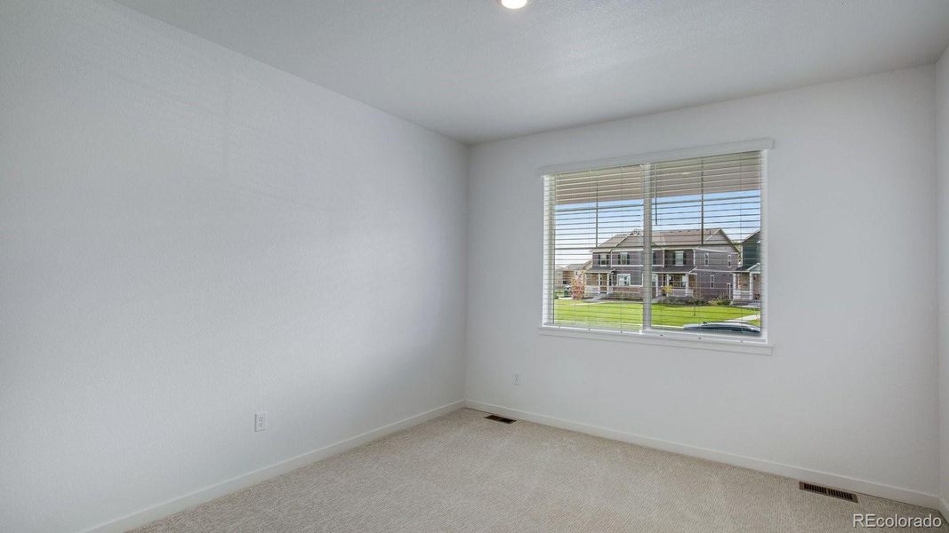 Spacious, unfurnished interior of a new home in Hansen Farm, Fort Collins (Image 32).