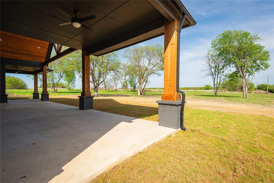 Exterior details and patio area of a home in , Celeste (Image 25).