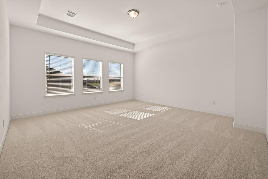 Spacious, unfurnished interior of a new home in Lago Mar, Texas City (Image 34).