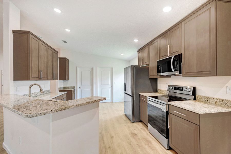 Spacious, unfurnished interior of a new home in Palm Bay & South Brevard, Palm Bay (Image 6).