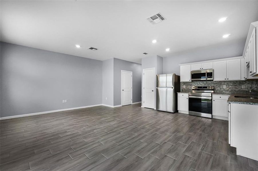 Spacious, unfurnished interior of a new home in Ashford Place, St. Cloud (Image 14). Spacious, unfurnished interior of a new home in Ashford Place, St. Cloud (Image 14).