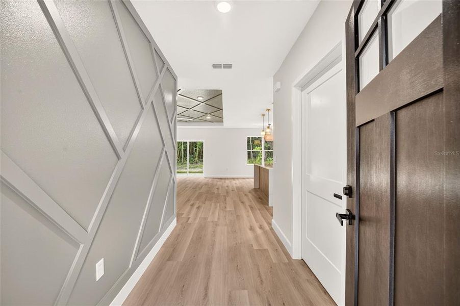 Spacious, unfurnished interior of a new home in , Ocala (Image 26).