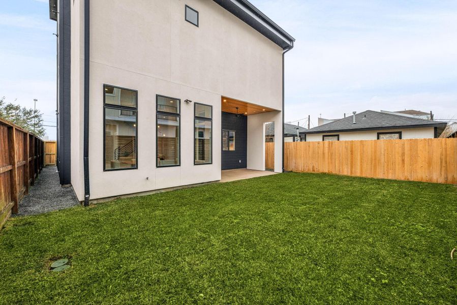 Exterior details and patio area of a home in , Houston (Image 24).