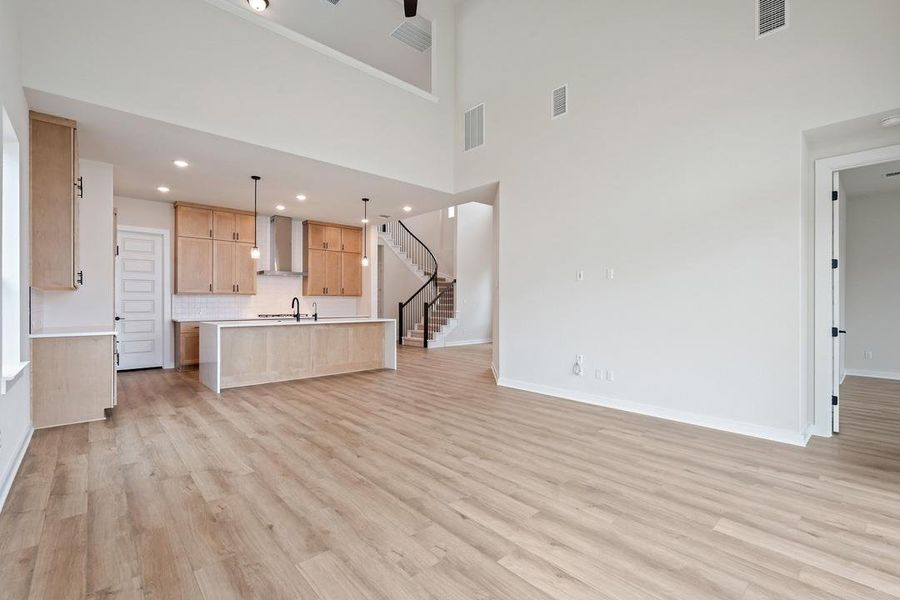 Spacious, unfurnished interior of a new home in Heritage, Dripping Springs (Image 35).