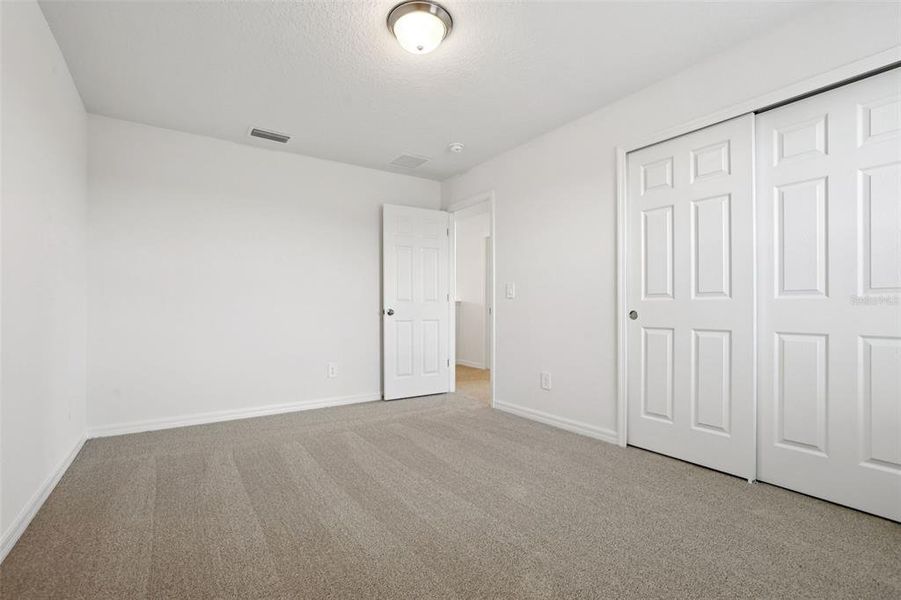 Spacious, unfurnished interior of a new home in The Reserve at Twin Lakes, St. Cloud (Image 29).