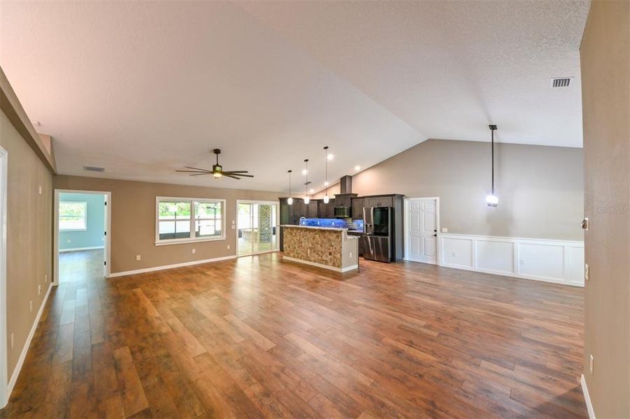 Spacious, unfurnished interior of a new home in , Lecanto (Image 17).