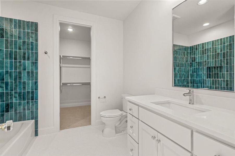 Furnished interior view inside a new home in , Fort Worth (Image 7).