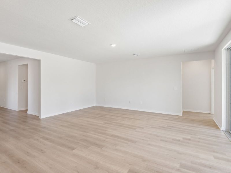 Spacious, unfurnished interior of a new home in Pine Ridge Meadows, Hudson (Image 14).