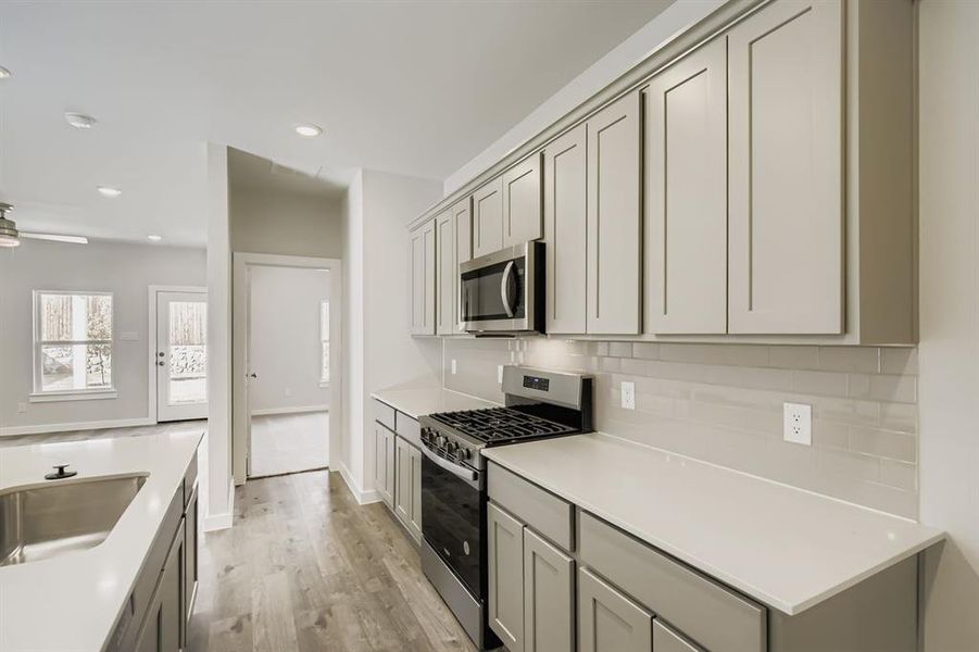 Furnished interior view inside a new home in Ambergrove, Royse City (Image 10).
