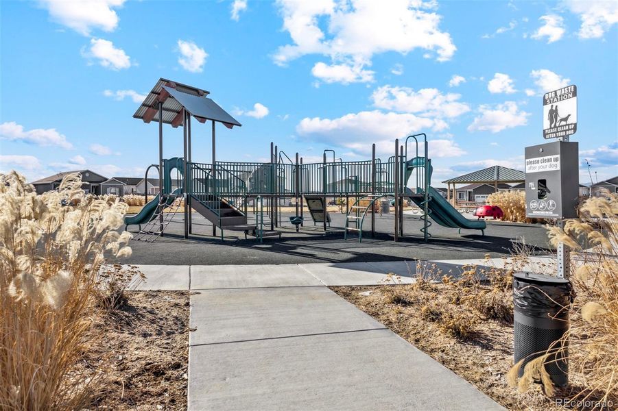 Community amenities in Second Creek Farm, Commerce City (Image 15).