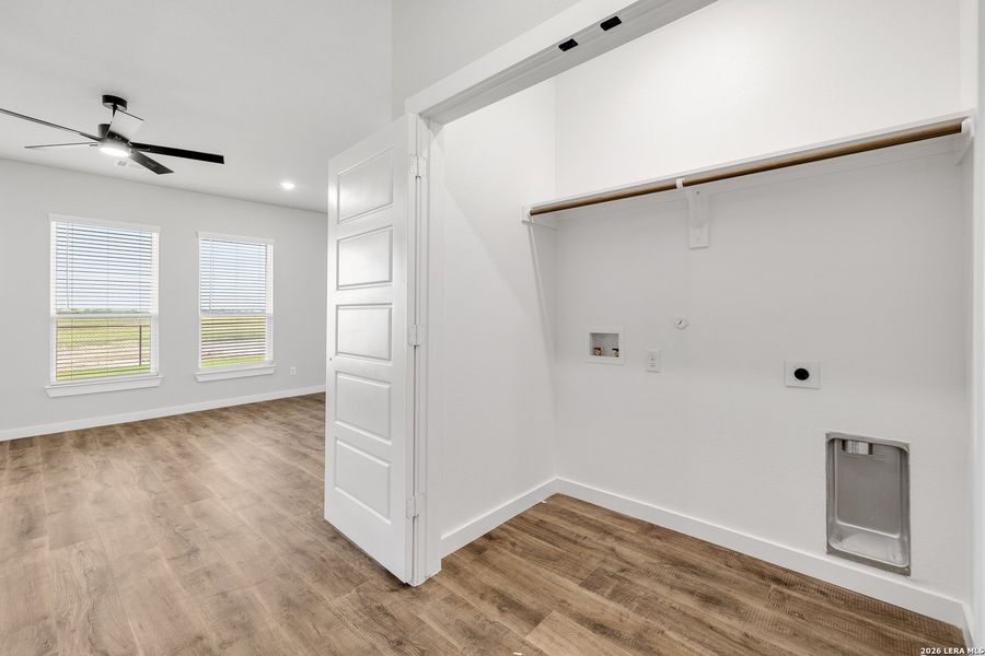 Spacious, unfurnished interior of a new home in Edgewood Estates, Midlothian (Image 23).