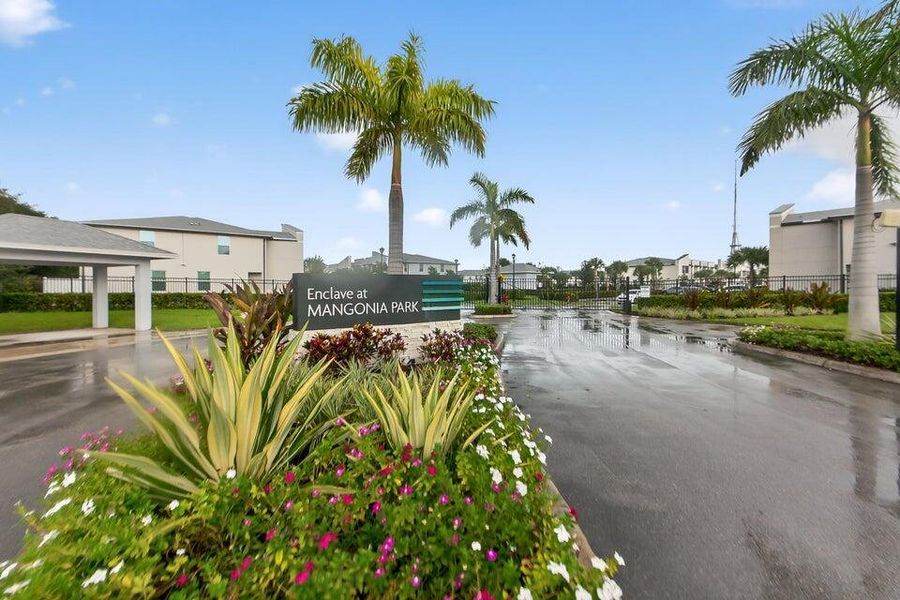 Image 35 of a home in Enclave at Mangonia Park.