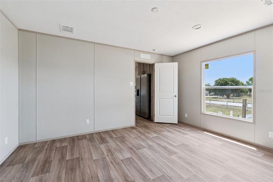 Spacious, unfurnished interior of a new home in , Lake Wales (Image 19).