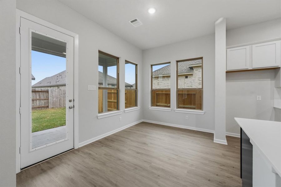 Spacious, unfurnished interior of a new home in Canterra Creek  60', Iowa Colony (Image 38).
