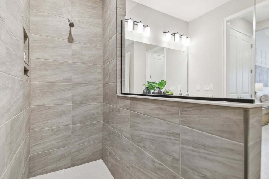 Representative interior finishes for a home built from the Sweetwater 3-Car by William Ryan Homes in Pinecone Reserve, Brooksville (Image 19).