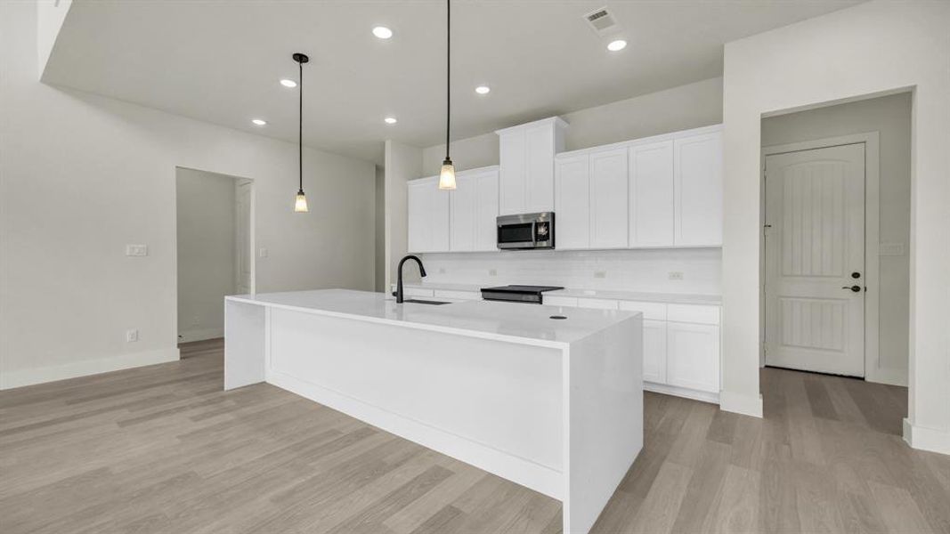 Furnished interior view inside a new home in Freeman Ranch, Weatherford (Image 14).