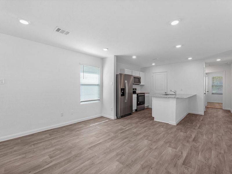 Spacious, unfurnished interior of a new home in William Trails, Willis (Image 21).