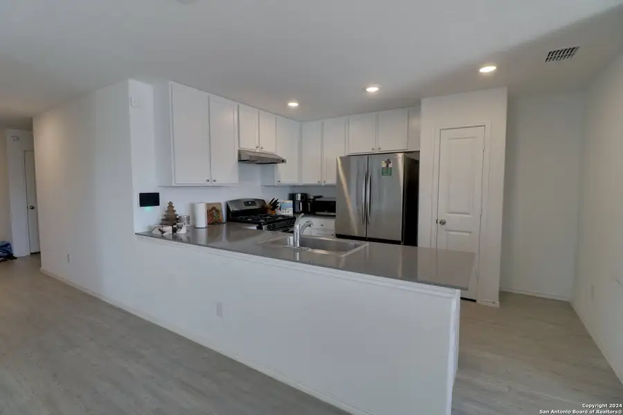 Furnished interior view inside a new home in Friendship Oaks, Fredericksburg (Image 2). Furnished interior view inside a new home in Friendship Oaks, Fredericksburg (Image 2).