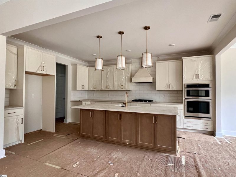 Image 15 of a home in Walker's Pointe.