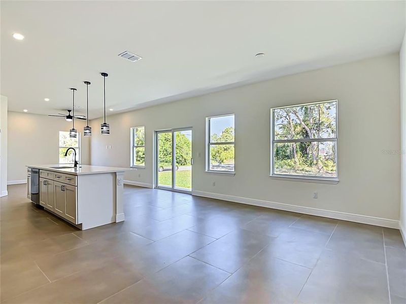 Spacious, unfurnished interior of a new home in , Lehigh Acres (Image 24).
