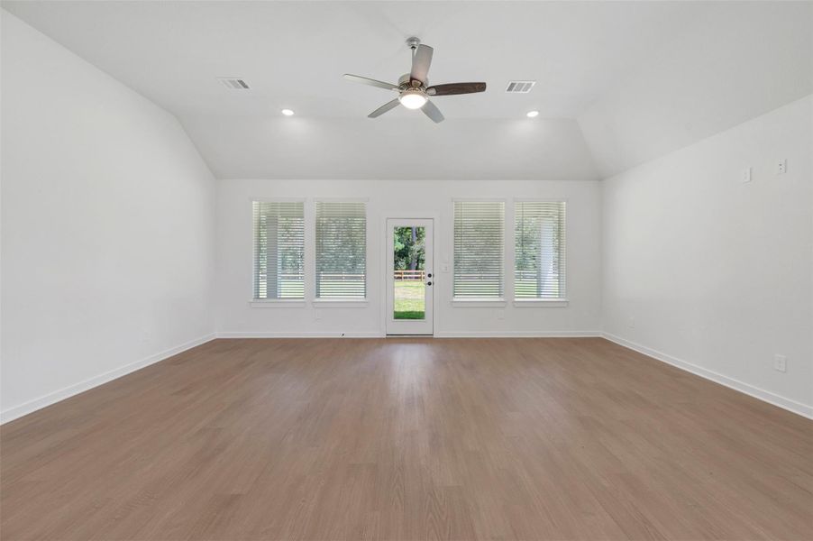 Spacious, unfurnished interior of a new home in Lone Star Landing, Montgomery (Image 20). Spacious, unfurnished interior of a new home in Lone Star Landing, Montgomery (Image 20).