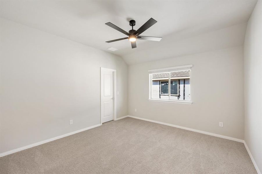 Spacious, unfurnished interior of a new home in Sonoma Verde, McLendon-Chisholm (Image 16).