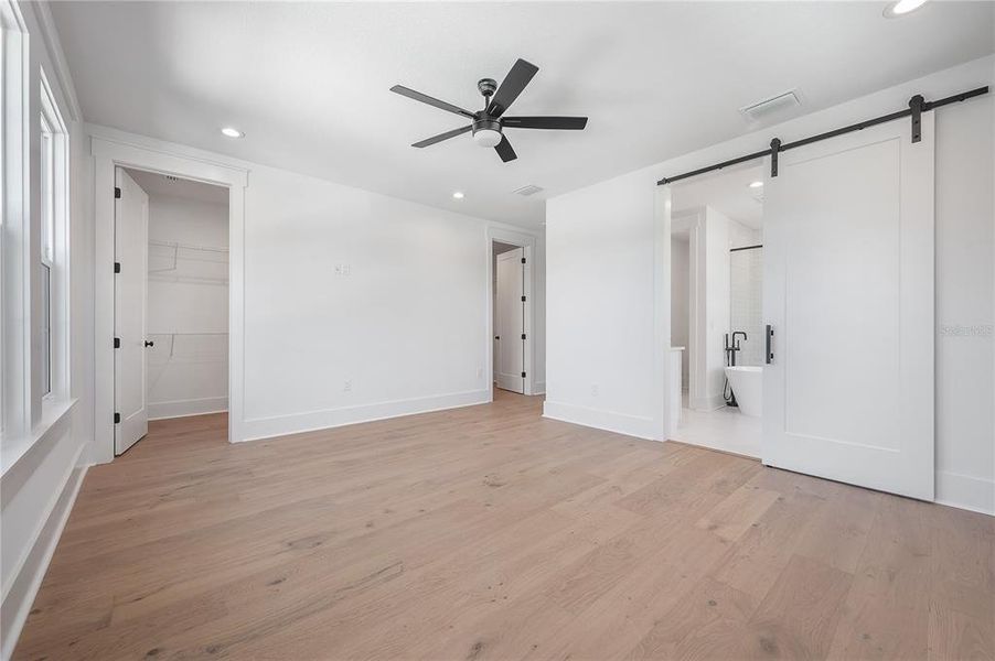 Spacious, unfurnished interior of a new home in , Tampa (Image 44). Spacious, unfurnished interior of a new home in , Tampa (Image 44).