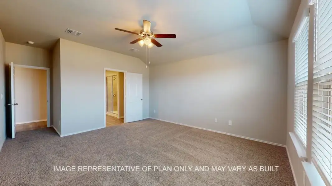 Representative unfurnished interior of a home built from the Fargo by D.R. Horton in Wildwood Estates, Nolanville (Image 16).
