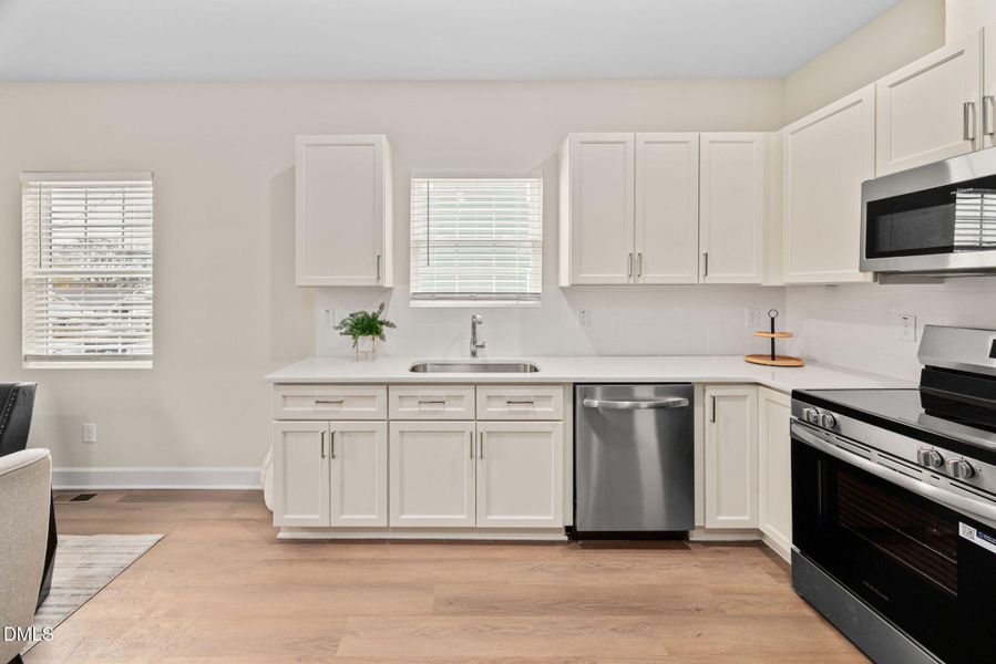 25-web-or-mls-1106-s-blount-st