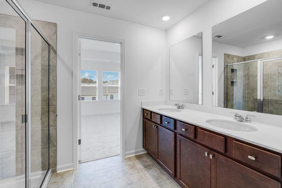 Furnished interior view inside a new home in Rosewood Farm, Lawrenceville (Image 7).