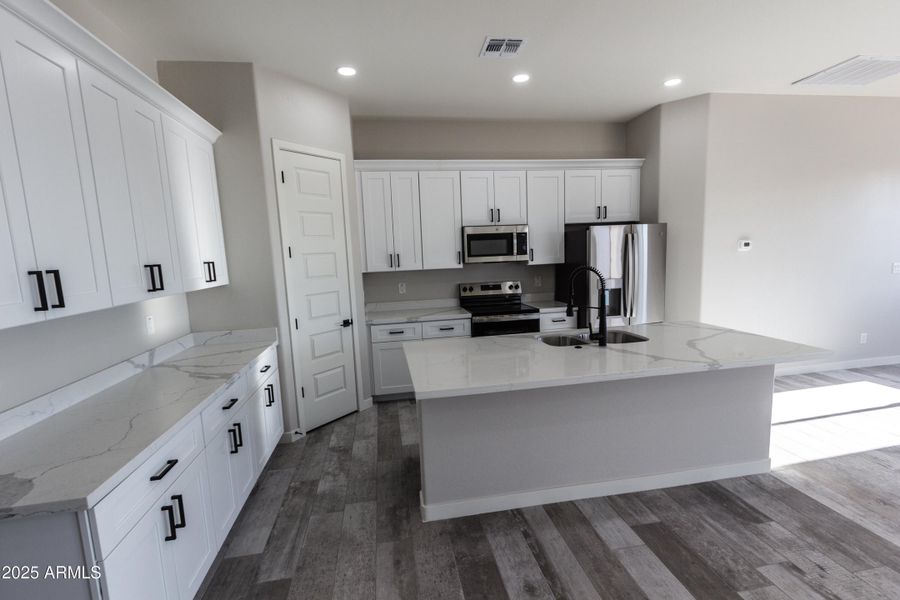 IMG_0642 (1) IMG_0642 (1)