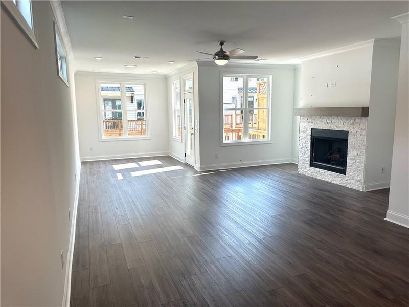 Spacious, unfurnished interior of a new home in Evanshire Townhomes, Duluth (Image 24).