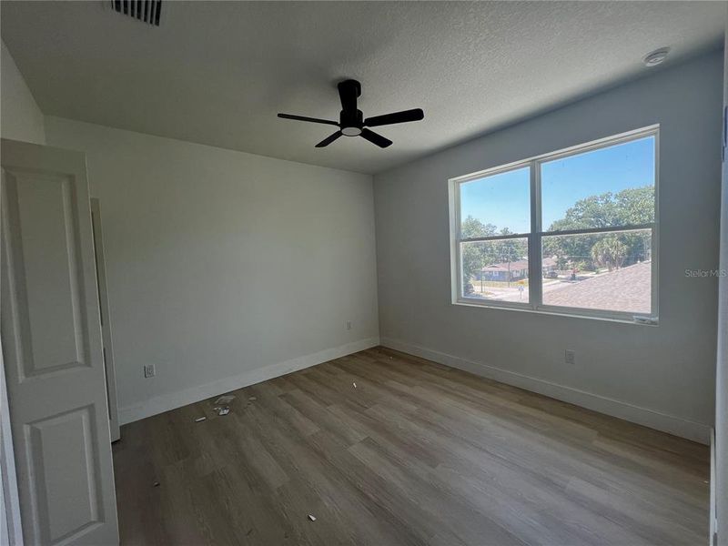 Spacious, unfurnished interior of a new home in , Tampa (Image 6).