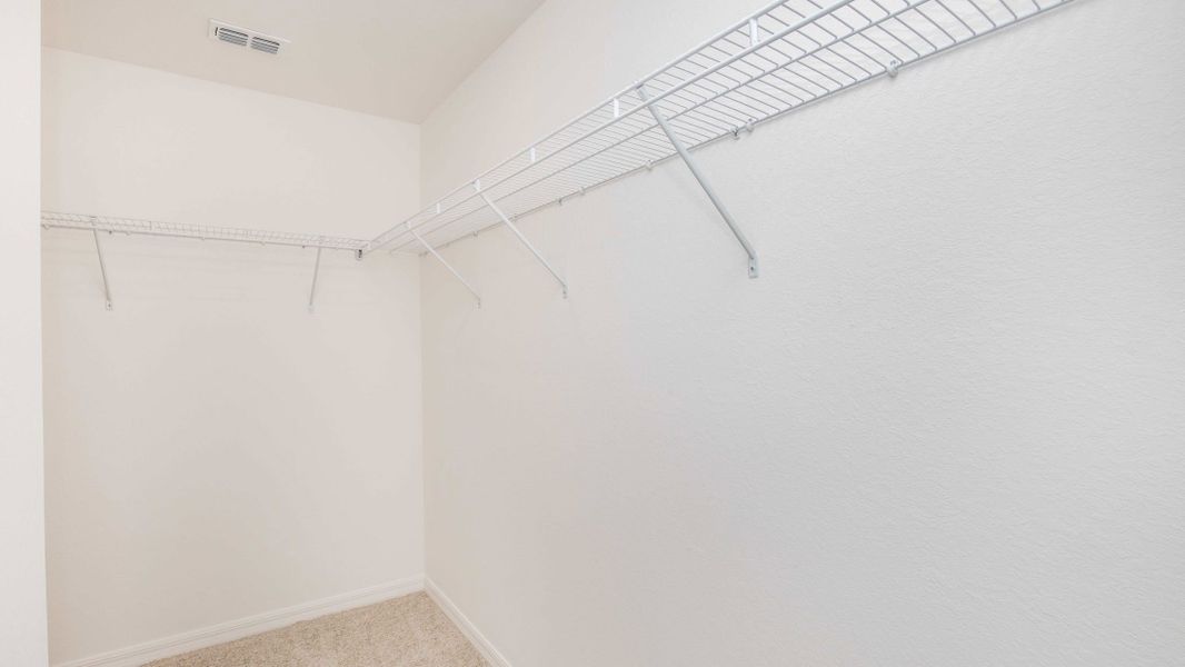 Spacious, unfurnished interior of a new home in Royal Highlands, Weeki Wachee (Image 24).