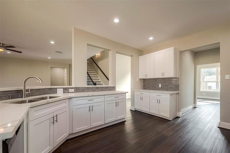 Kitchen with beautiful quartz counterops