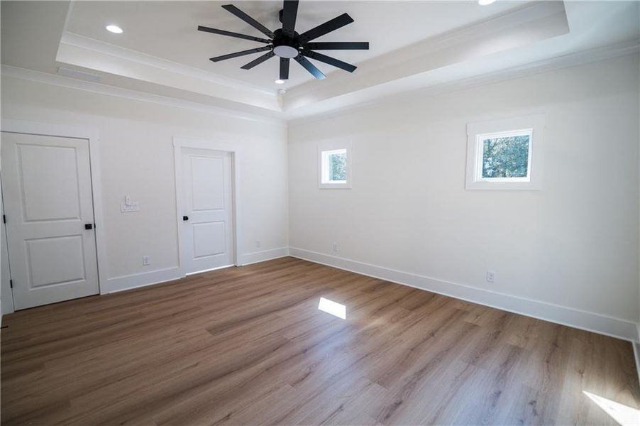 Spacious, unfurnished interior of a new home in , Clermont (Image 22).