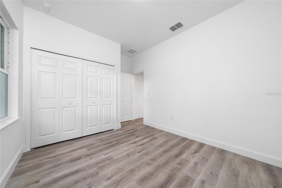 Spacious, unfurnished interior of a new home in , Ocala (Image 30).