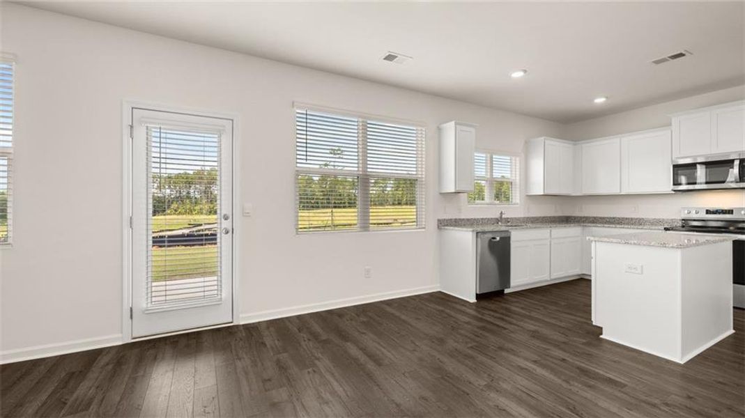 Spacious, unfurnished interior of a new home in Oakchase at Hampton, Hampton (Image 21).
